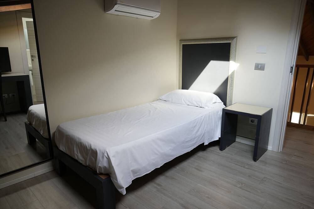 Viscuso House At Castle No. 2 in Aci Castello (Borgo), Aci Castello