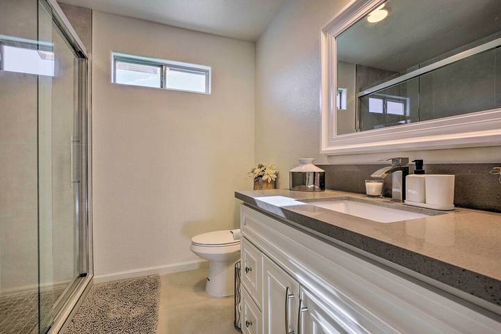 Vacation rental for 10 people, with yard and hot tub as well as terrace in Desert Hot Springs