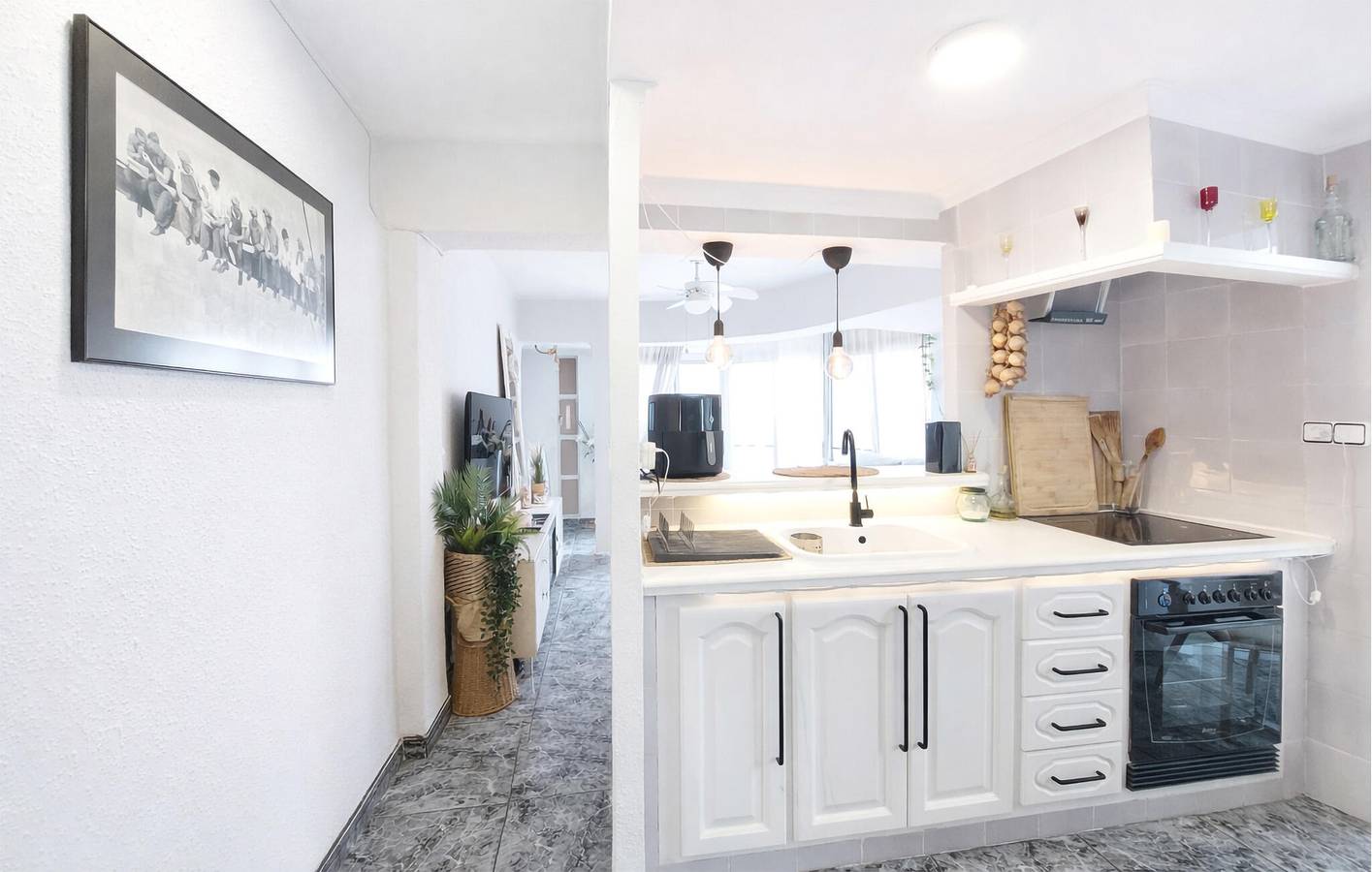 Ganze Ferienwohnung, Urlaub am Meer: Gemütliche Ferienwohnung mit Terrasse und WLAN, nur wenige Schritte von Tapas-Restaurants entfernt in El Perelló (Costa de Valencia), Sueca