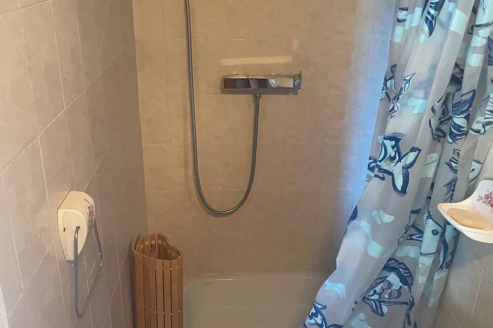 Vacation home in Cap Corse, 5 minutes from the beach in Macinaggio, Rogliano