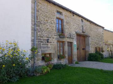 Gîte pour 8 personnes, avec jardin à Val-de-Meuse