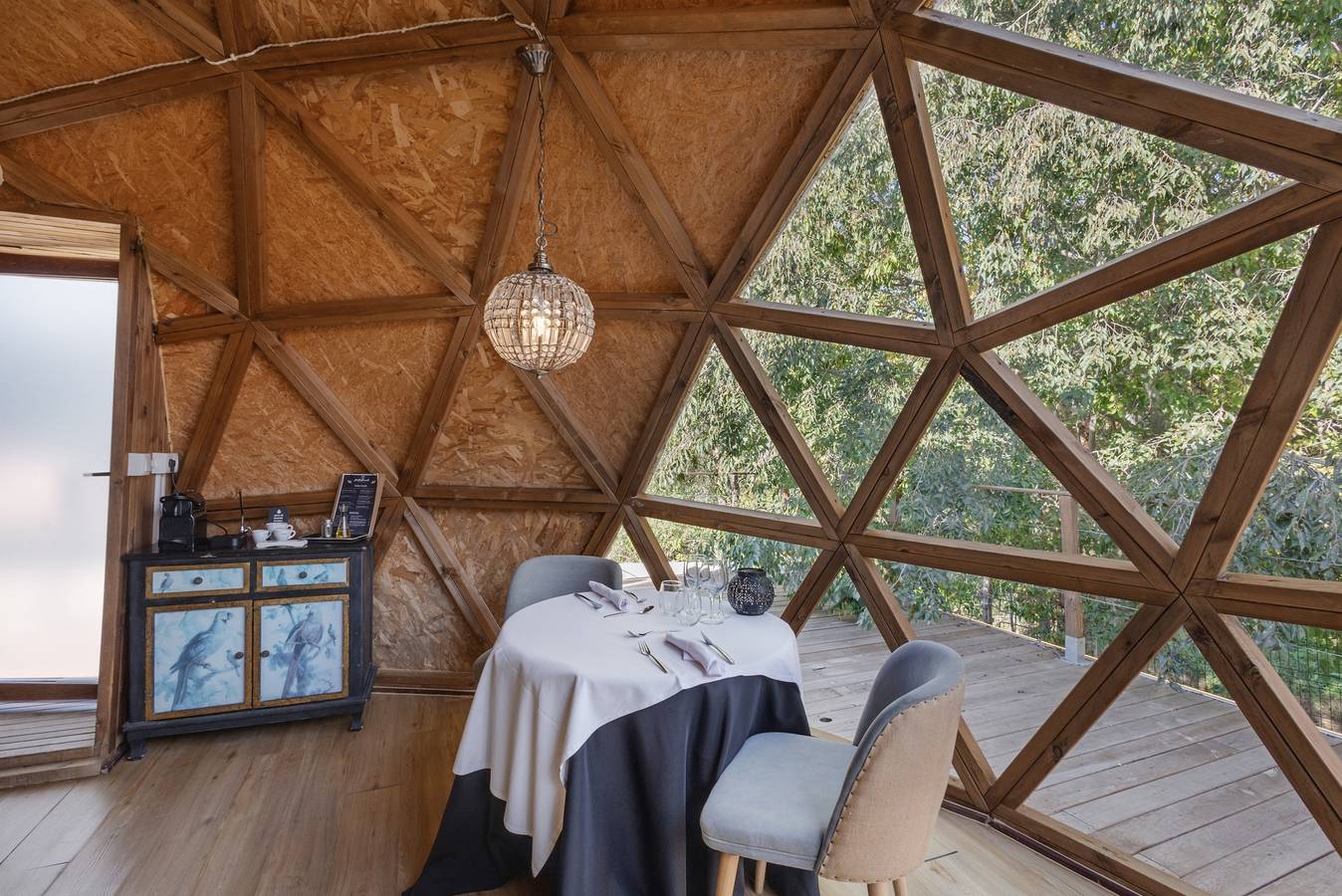 Entire apartment, Apartment 'Bubble Suites' with Mountain View, Wi-Fi and Air Conditioning in Canyelles (Barcelona), Garraf