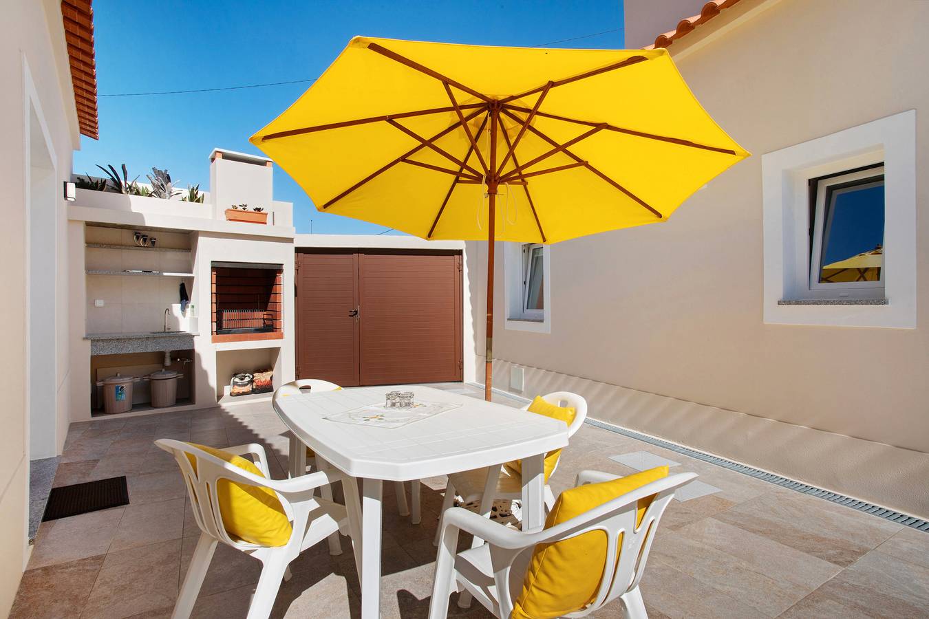Appartement 'Zeca Holidays Atalaia Mezanine' avec Balcon et Wi-Fi in Atalaia, District de Lisbonne