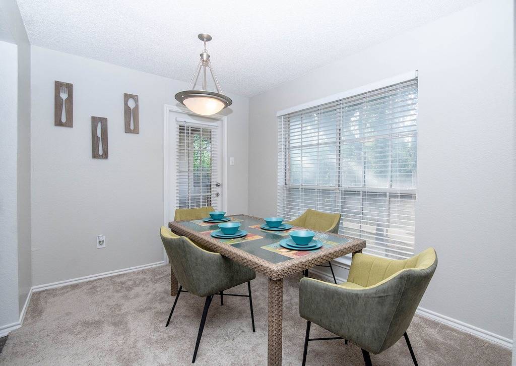 Ganze Wohnung, Luxury Condo *5 mins from Dfw Airport* in Irving, Dallas County