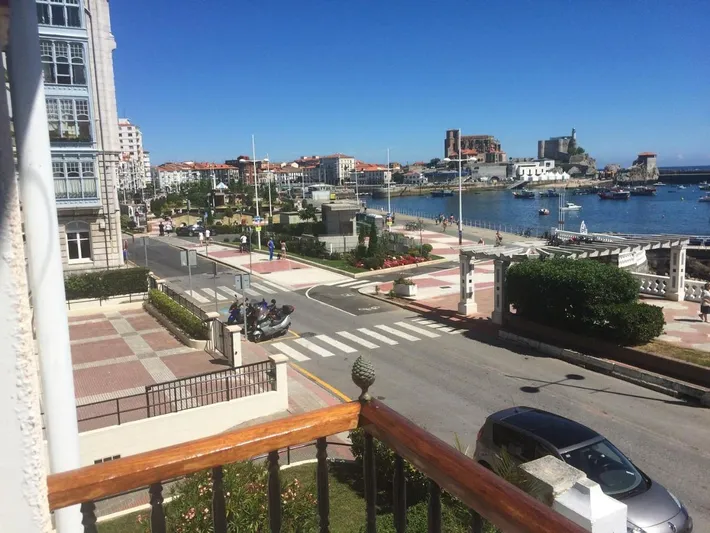 Alojamiento y desayuno para 4 personas, con terraza además de vistas y jardín - 1