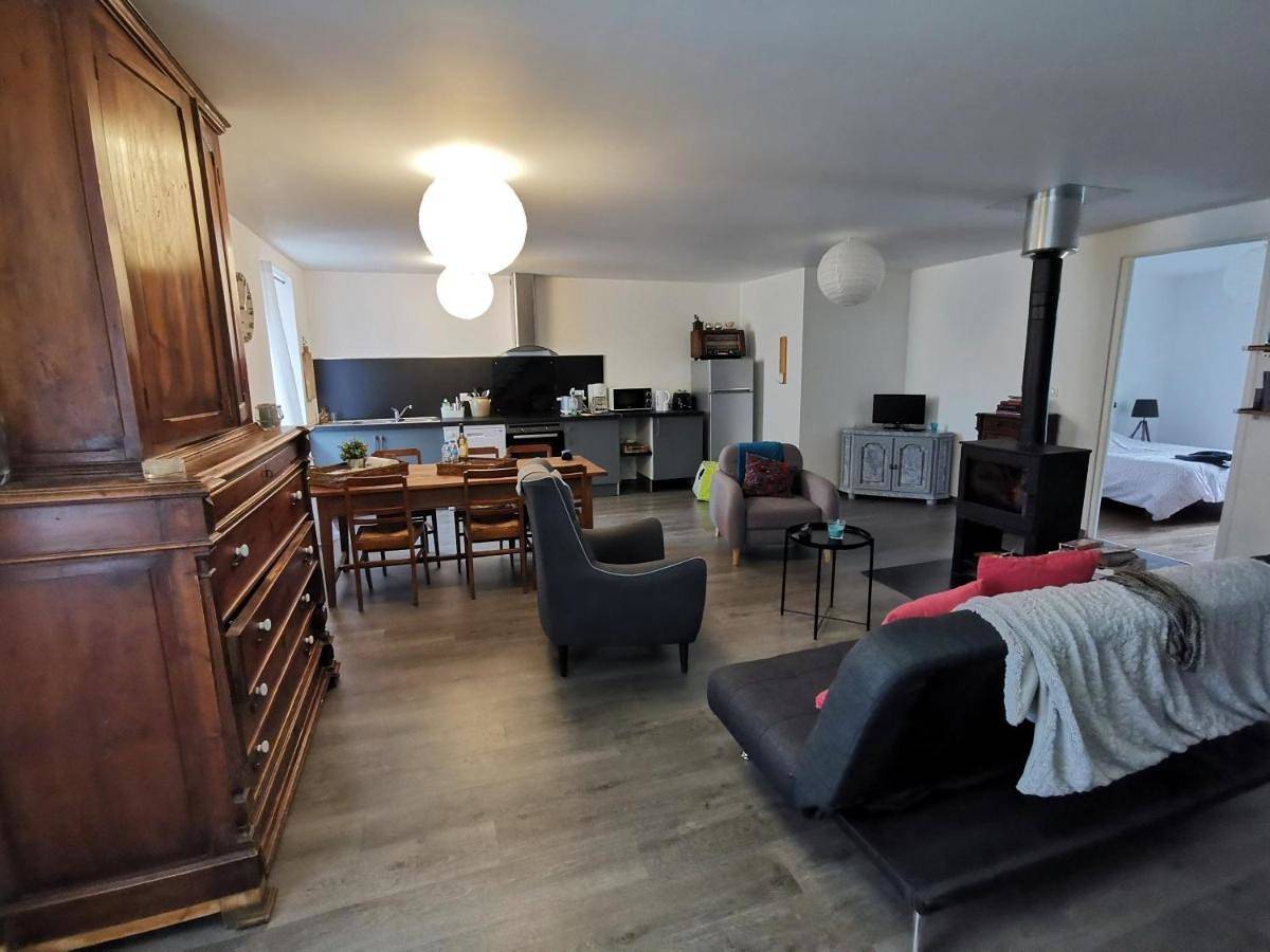 Appartement entier, Three-Bedroom Apartment in Bielle (Pyrénées-Atlantiques), Béarn