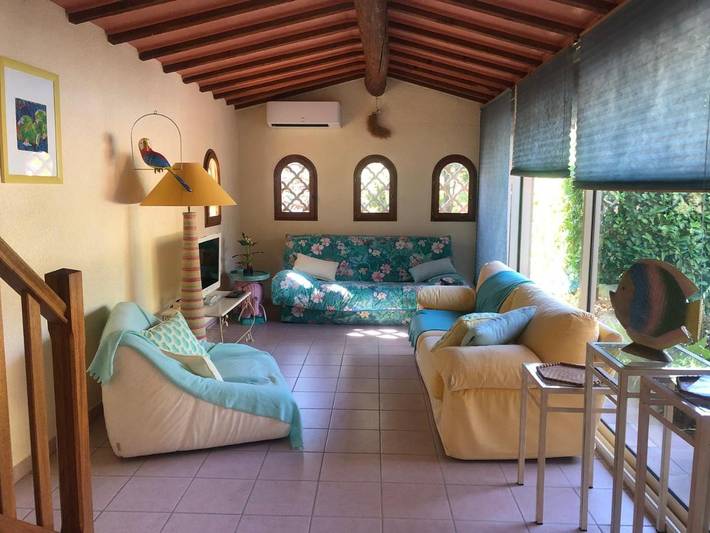 Location de vacances pour 3 personnes, avec vue ainsi que jardin et piscine à Saint-Privat-des-Vieux - 3