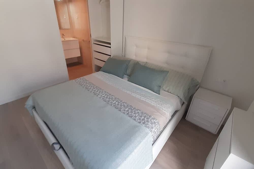 Apartamento entero, New beside Sitges with pool beside beach in Villanueva y Geltrú, Garraf