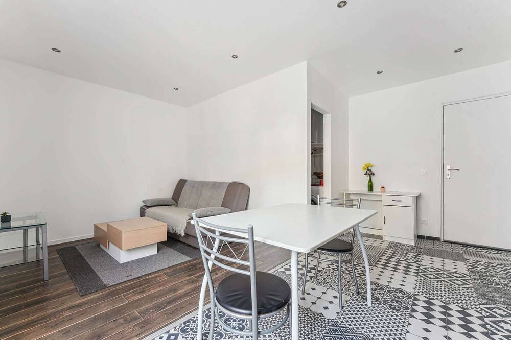 Apartamento entero, Budget apart city centre with parking in Charleville-Mézières, Ardenas