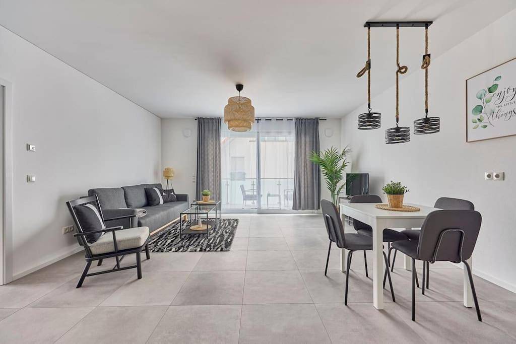 Ganze Wohnung, One-Bedroom Apartment in Bruchsal, Kraichgau