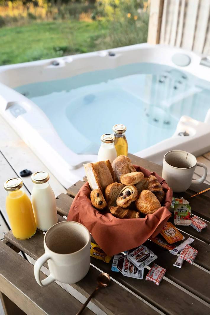 Chalet pour 2 personnes, avec terrasse ainsi que piscine et vue en Vendée - 4