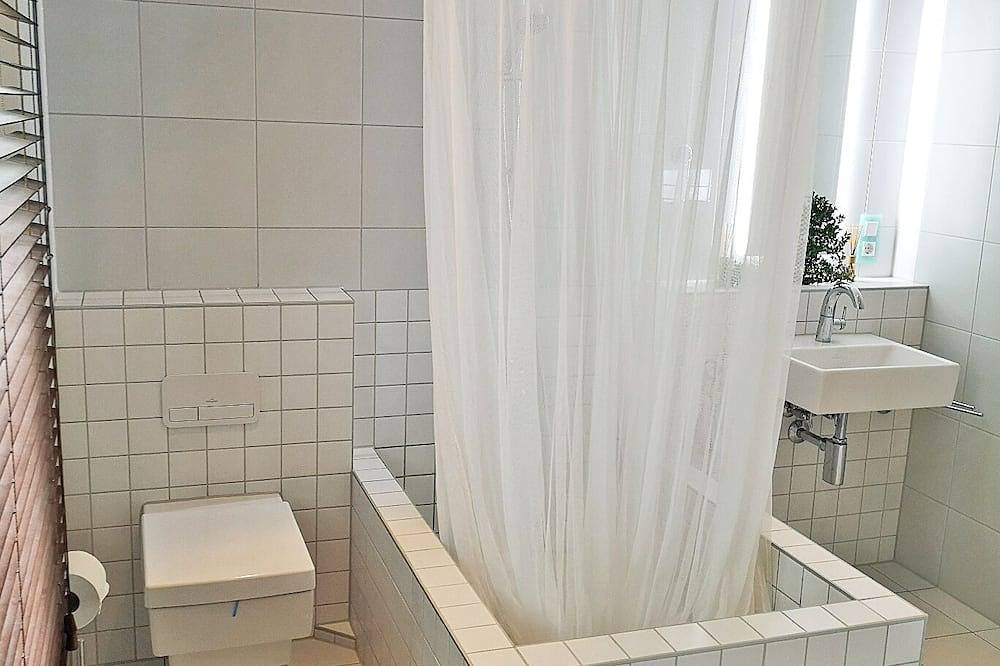 Appartement de vacances - appartement d'hôtes au sud de Starnberg, 4 pièces sur 2 étages in Münsing, Lac de Starnberg