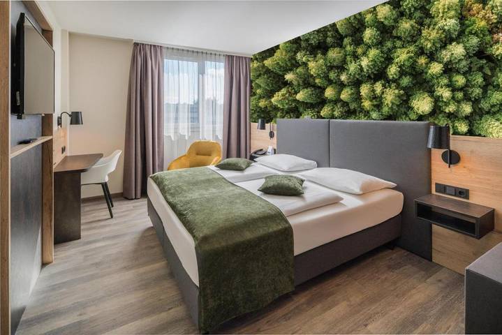 Hotel, mit Terrasse in Erding