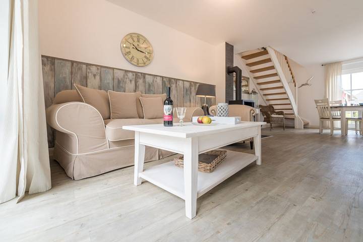 Charmantes Doppelhaus mit Terrasse und großem Garten, 50m vom Yachthafen in Gager, Mönchgut