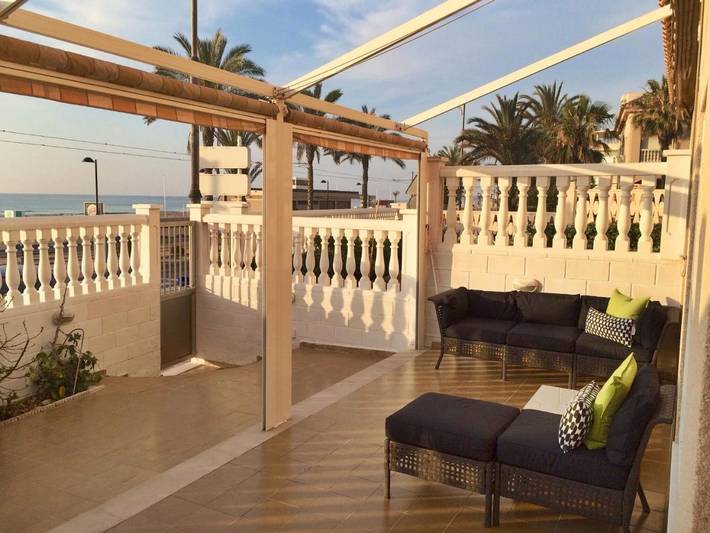 Apartamento de vacaciones para 5 personas, con terraza además de vistas y piscina - 1