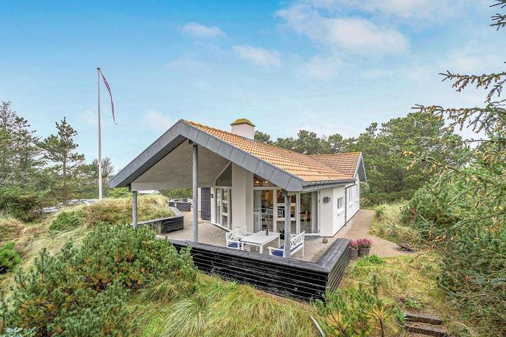 Ferienhaus für 6 Personen, mit Balkon/Terrasse und Whirlpool sowie Terrasse und Sauna in Filsø See