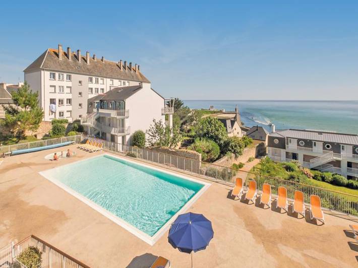 Gîte pour 7 personnes, avec balcon/terrasse et piscine, adapté aux familles dans Plage Tres-Cadec - 3
