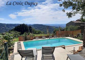 Gîte pour 7 personnes, avec terrasse et jardin à Chassiers