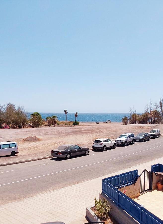 Location de vacances pour 6 personnes, avec terrasse et vue à La Lajita