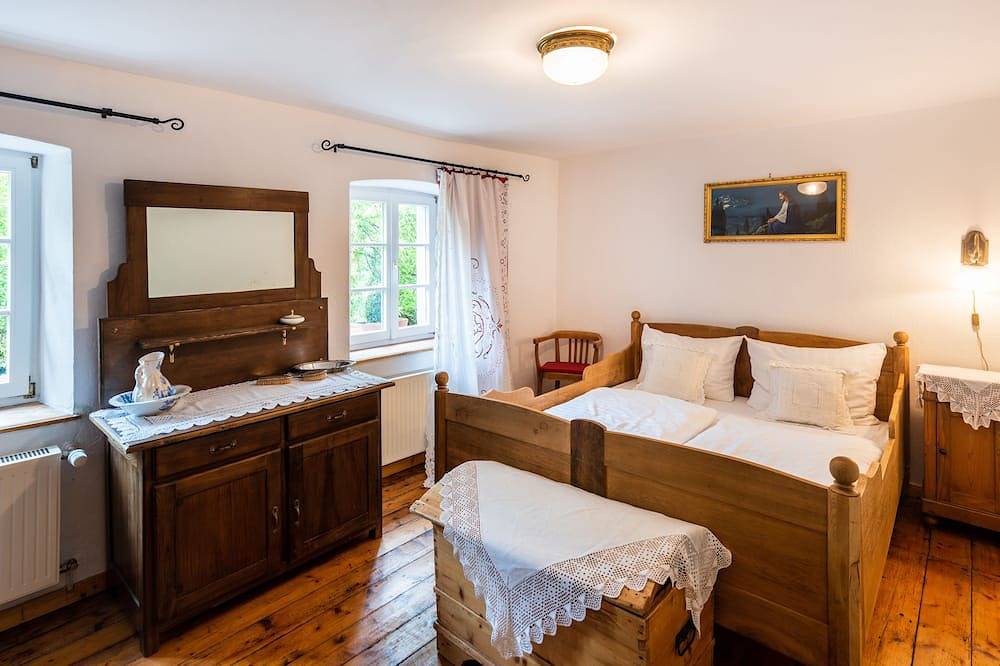 Traumhafte Luxusvilla, 480qm, 2 Whirlpools, offener Kamin, großer Garten in Wallenborn, Vulkaneifel
