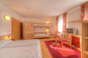 Hotel für 4 Personen in Rust (Burgenland), Neusiedler See, Bild 4