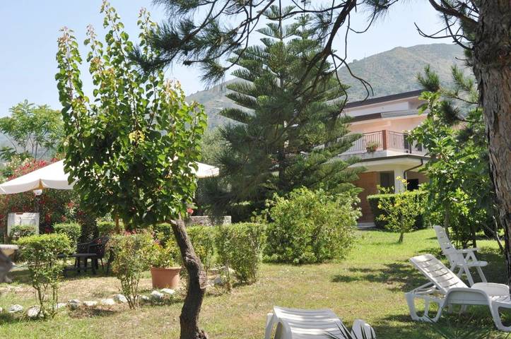 Location de vacances pour 3 personnes, avec balcon et jardin à Paola - 2