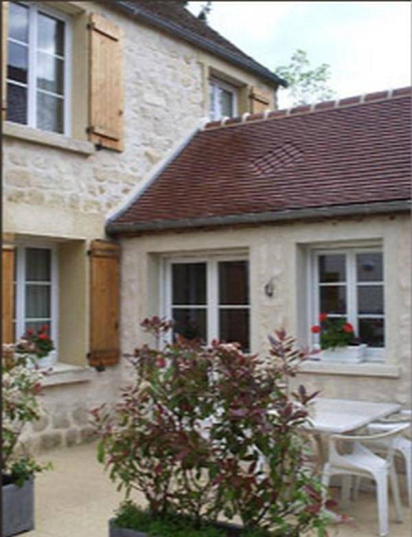One-Bedroom House in Coye-la-Forêt, Oise
