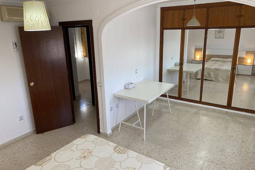 Ganze Wohnung, Bau der Marina Bay. 10 Minuten von den besten Stränden in Cadiz. in Puerto Real, Costa de la Luz
