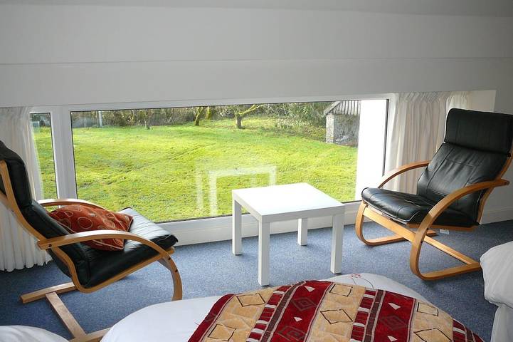 Schönes Cottage unter dem Benbo-Berg. Fluss-, See- und Meeresangeln in County Leitrim