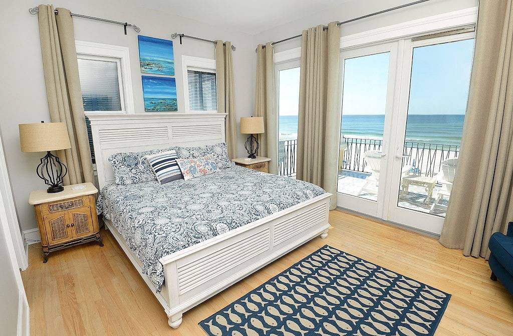 Vacation House for 12 Guests in Carillon Beach, Emerald Coast
