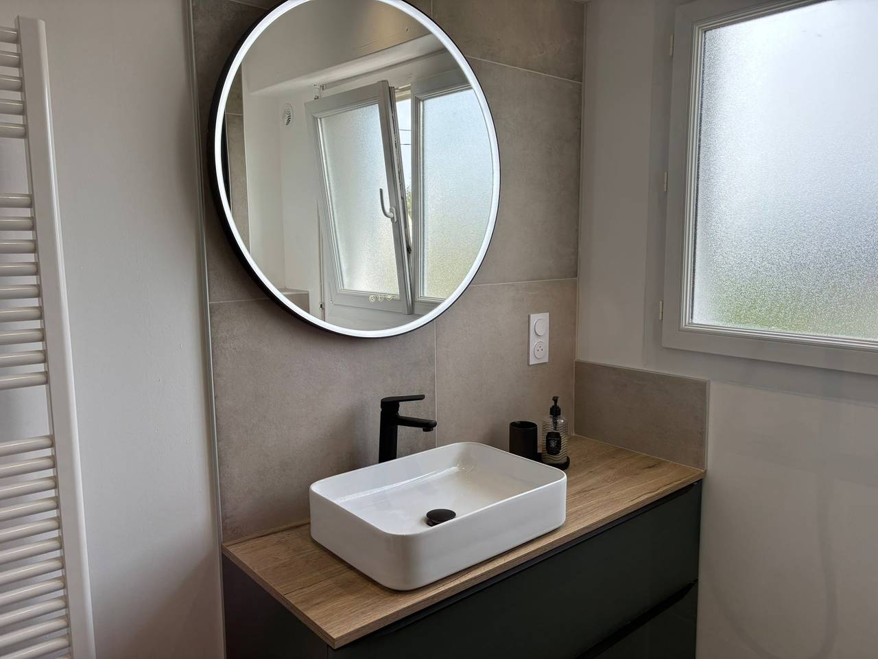 Maison de vacances 'Ty Glou Maison Charmante' avec terrasse privée, jardin privé et Wi-Fi in Ploemeur, Côte des Mégalithes