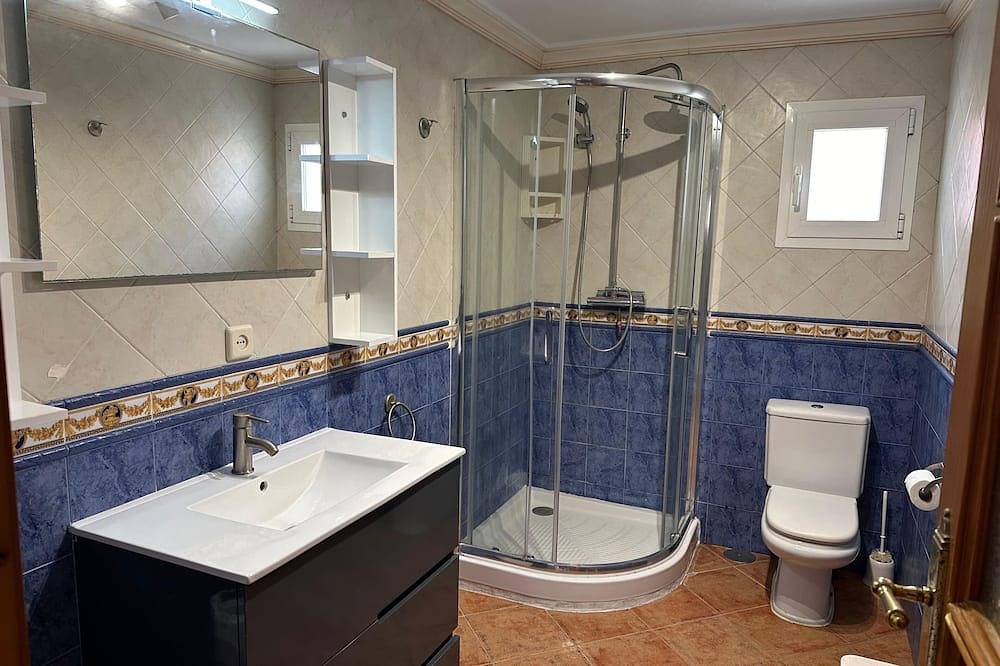 Beach house m. Garden, Marbella in Las Chapas, Marbella