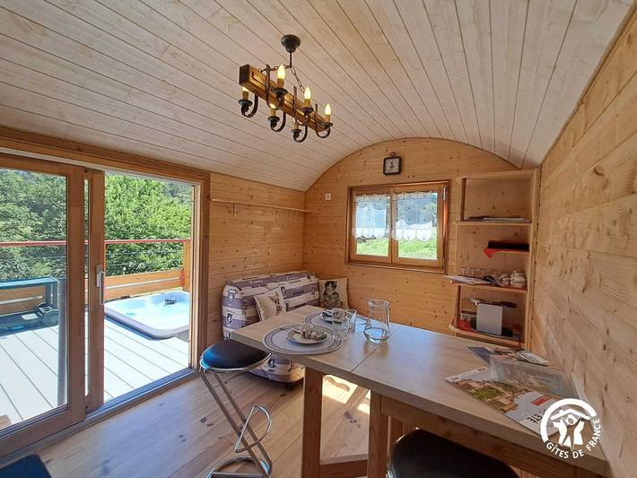 Gîte pour 2 personnes, avec jacuzzi ainsi que terrasse et sauna dans le Tarn - 2