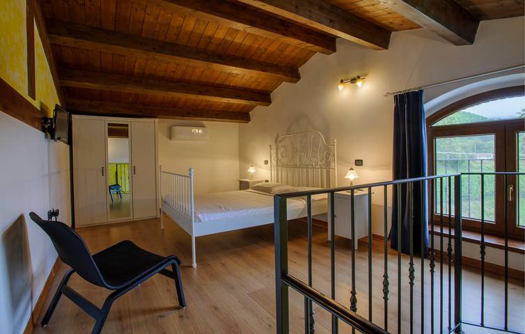 Casa vacanza per 16 persone con giardino in Giovanni Battista Salvi, Provincia di Ancona