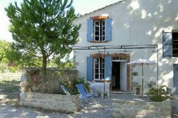 Gîte pour 5 personnes, avec jardin à Sarrians