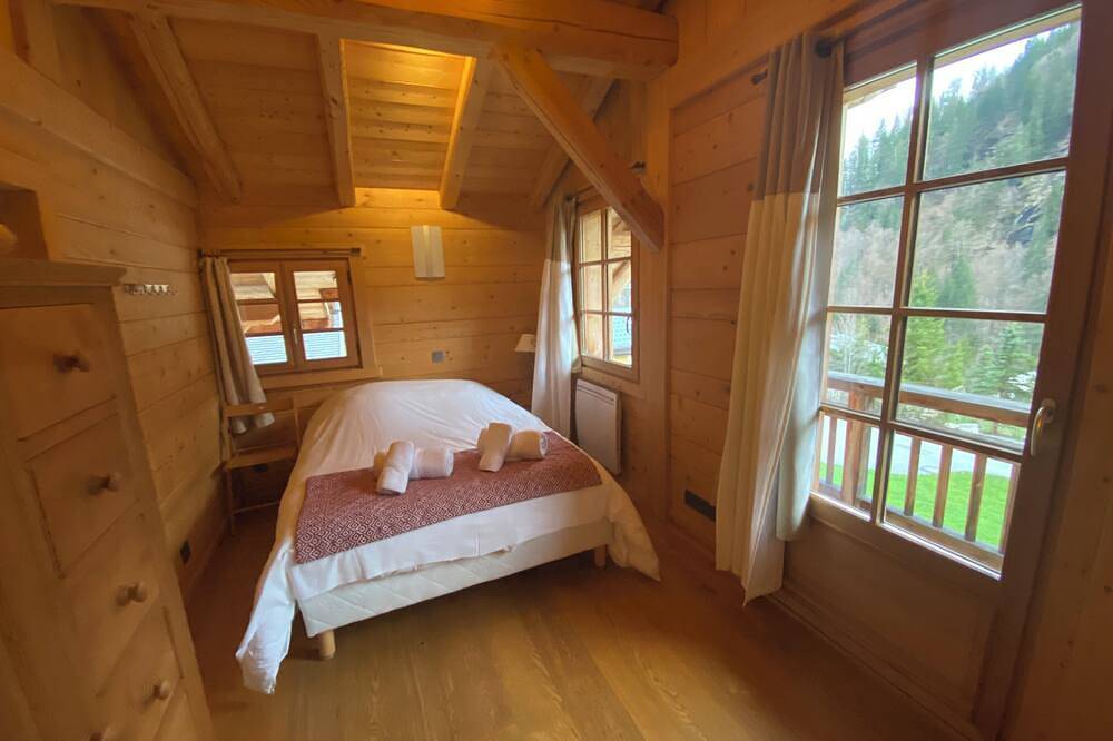 Magnificent Chalet with spa 3 bedrooms 6 to 8 people in La Giettaz, Albertville region