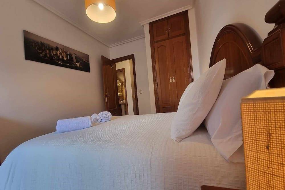 Entire apartment, Apartamento Mercaderes in Llanes, Costa Verde (Spain)