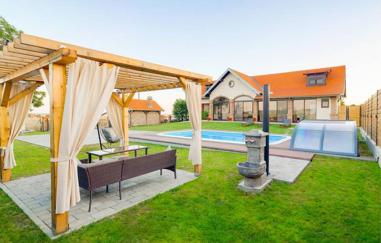 Gemütliche 1-Zimmer-Wohnung mit beheiztem Pool und WLAN in der Nähe von Sehenswürdigkeiten in Osijek-Baranja
