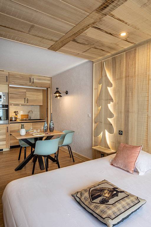 Studio entier, Studio à fleur d'eau Chez Marie : au cœur du Volcan in Pailherols, Région d'Aurillac