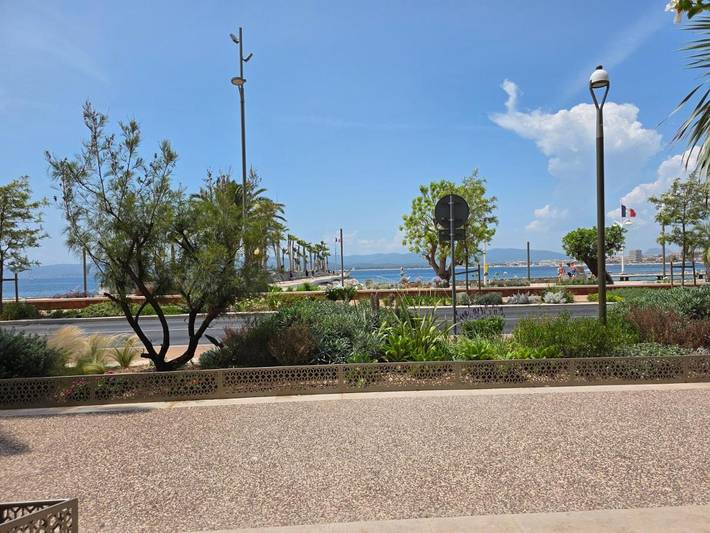 Gîte pour 5 personnes, avec Balcon ainsi que Terrasse et Vue dans Plage Beau Rivage Saint Raphael - 3