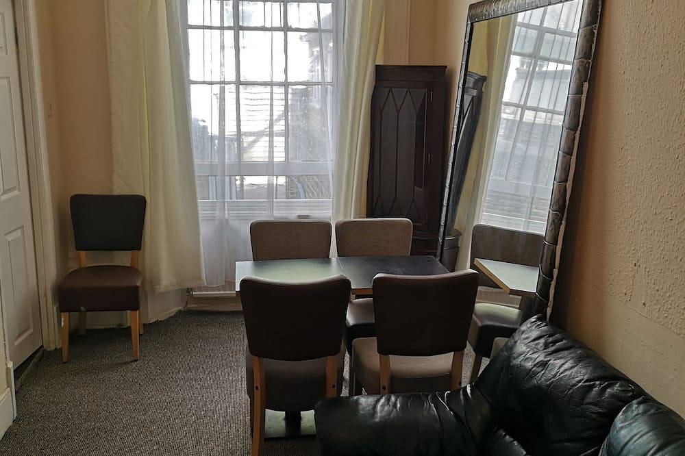 Apartamento entero, Amplio apartamento en Regency propiedad junto al puerto de Dover y White Cliffs con estacionamiento in Dover, Kent
