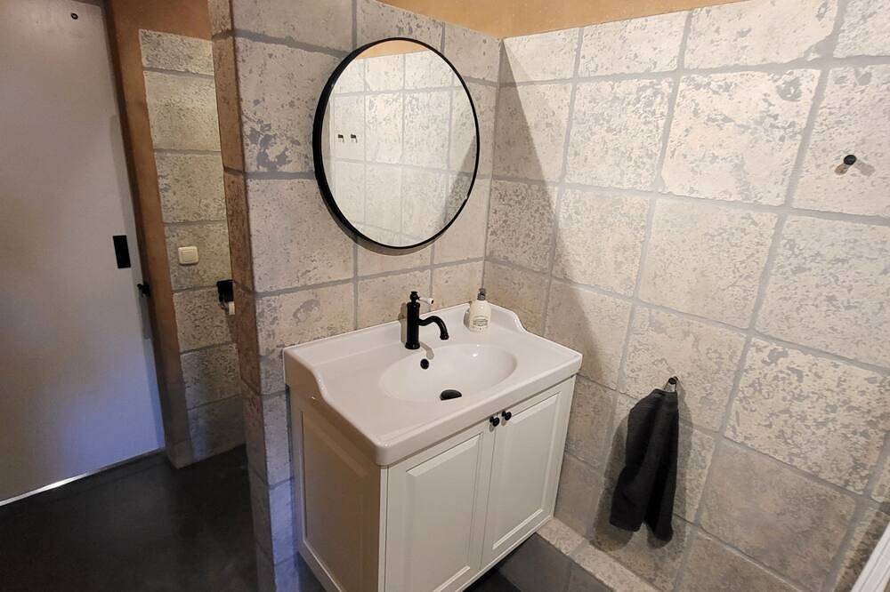 Geheel appartement, Charmant 4- persoons appartement met landelijke sfeer vlak bij bos en heide in Nationaal Park Dwingelderveld