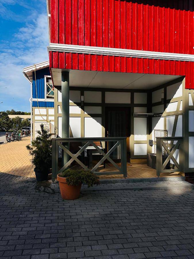 Apartament wakacyjny dla 4 osób, z Balkon i Taras oraz Ogród i Basen w Nida