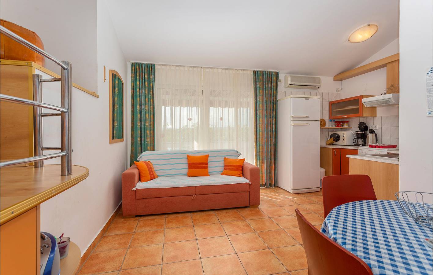Ganze Ferienwohnung, Ferienwohnung für 5 Personen mit Terrasse in Punat, Krk