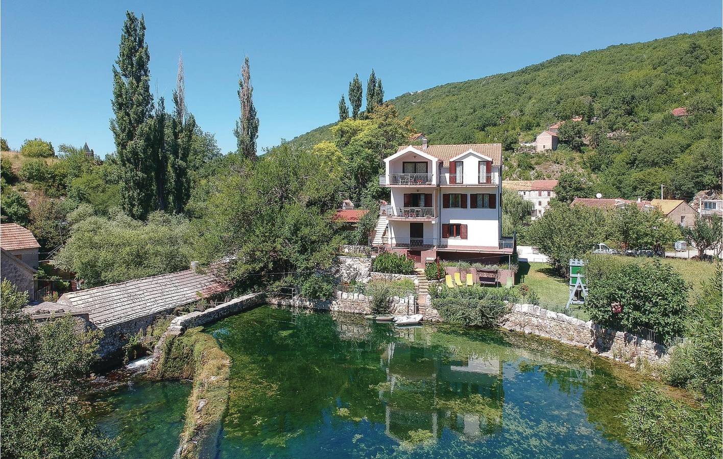 Gemütliche 1-Zimmer-Wohnung mit Terrasse – 500 m vom Fluss Stari Grab entfernt in Dalmatinisches Zagora