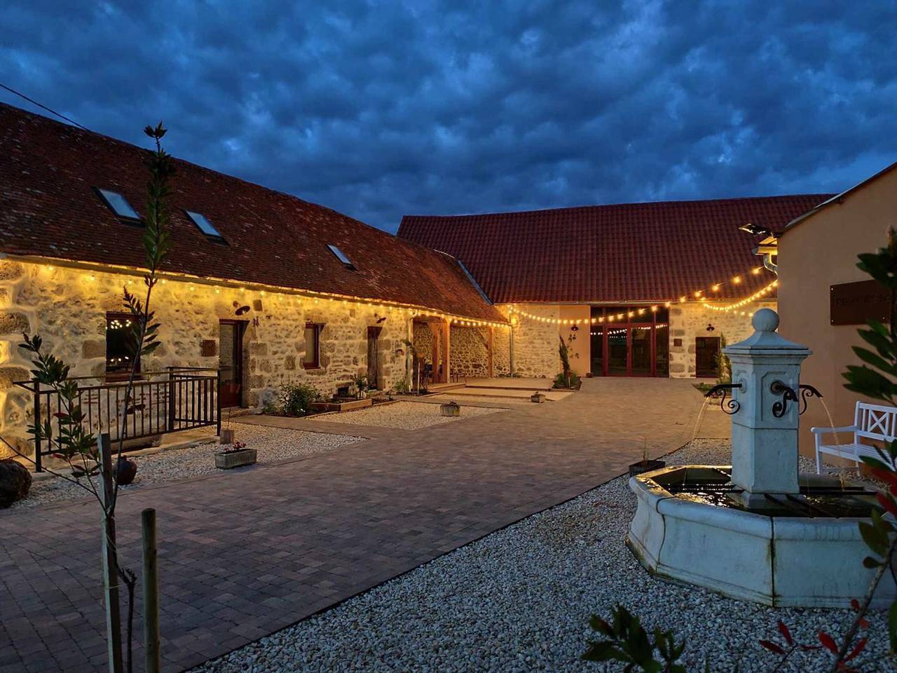 Chalet à Montaigu-le-Blin avec Spa et Parking in Montaigu-le-Blin, Région de Vichy