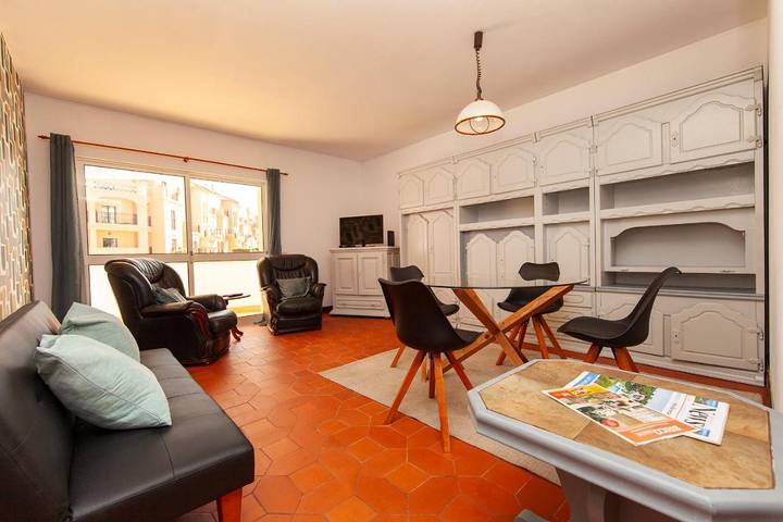 Casa de férias para 3 pessoas, com jardim em Luz
