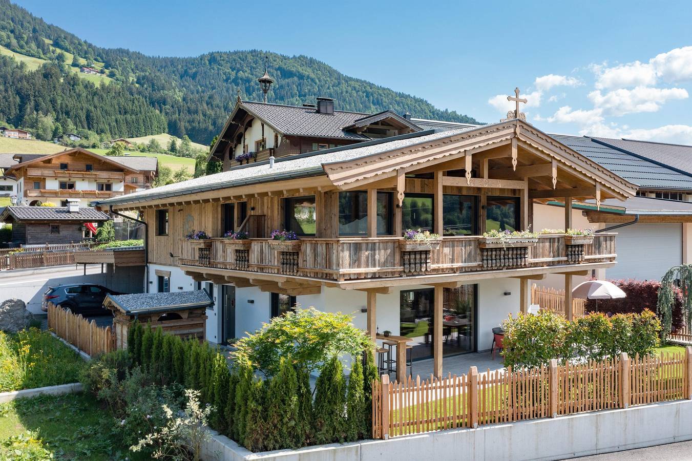 Geheel vakantieappartement, Vakantiehuis, douche en bad, Wc, 4 of meer slaapkamers in Itter, Kaisergebirge