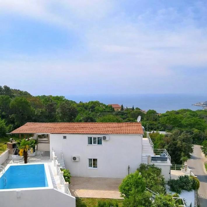 Villa für 11 Personen, mit Balkon und Terrasse sowie Garten und Pool in Montenegro - 4