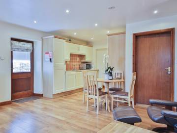 Log Cabin for 2 People in Forest of Bowland, North West England, Photo 3